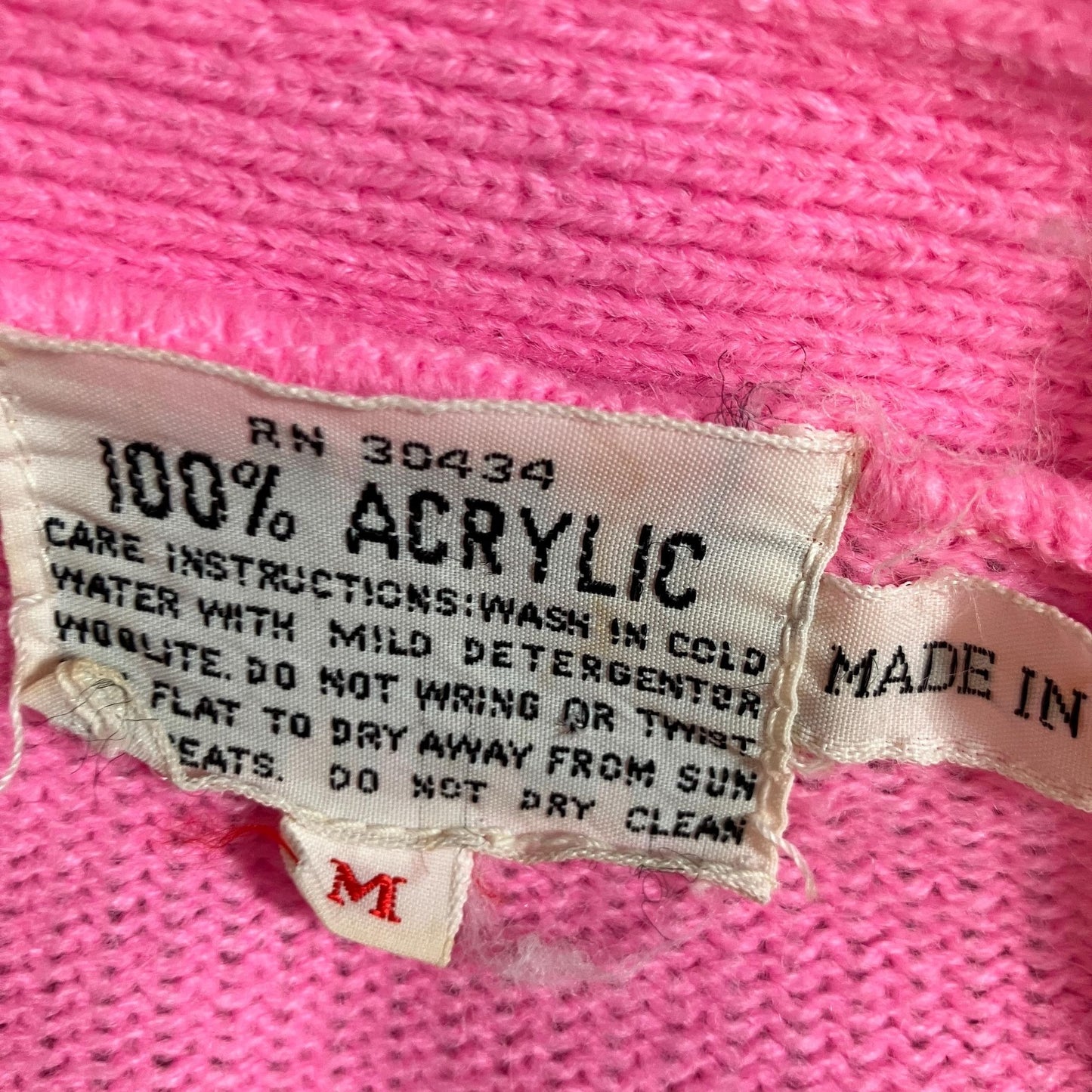 Vintage 70s sweater cardigan XS S chevron bubble gum pink maroon puff sleeve 1970s