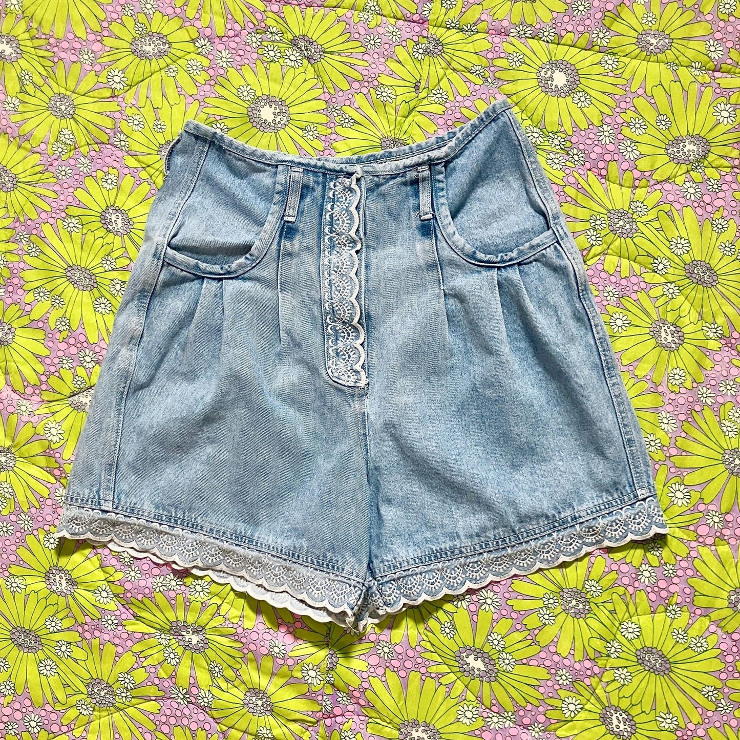 Vintage 90s 28 " - 29 " denim jean shorts high waist waisted 90s 1990s light wash embroidered trim Stefano pleated